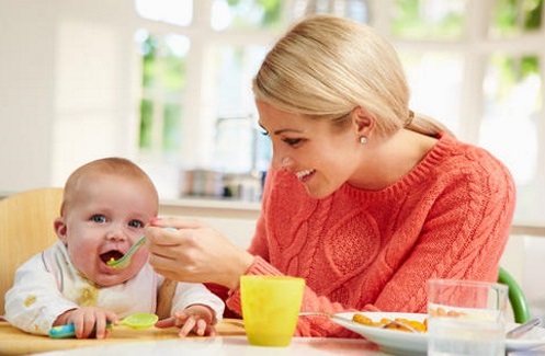 Питание ребенка в 10 месяцев: какую пищу можно предлагать малышу