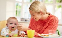 Питание ребенка в 10 месяцев: какую пищу можно предлагать малышу
